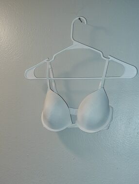 32D VS PINK Wear Everywhere demi bra